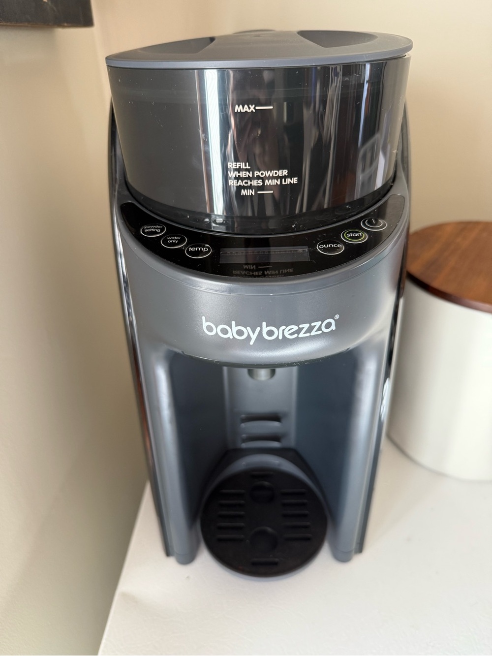 babybrezza Formula Pro Baby Formula Dispenser – Gray